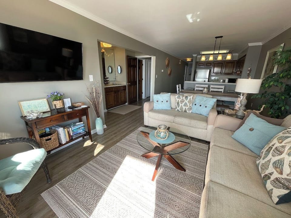 Open Concept Main Living Area