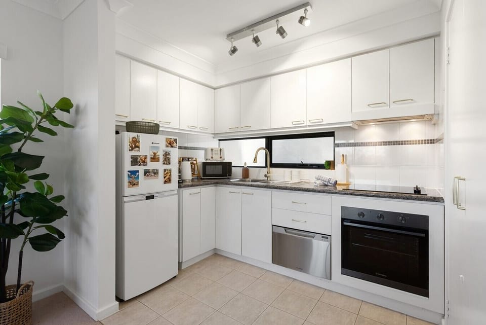 Kitchen Area (2)
