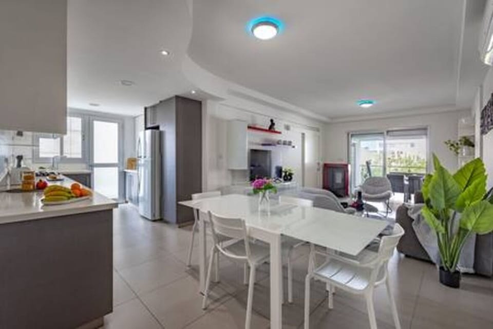 Dining room, Living room, Kitchen or kitchenette, Kitchen