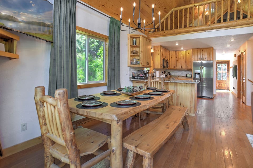 Enjoy meals together around a table that comfortably seats 8-10.