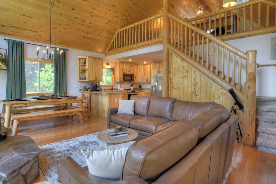 Main living area – Spacious seating, natural light, and endless comfort- welcome to your retreat.