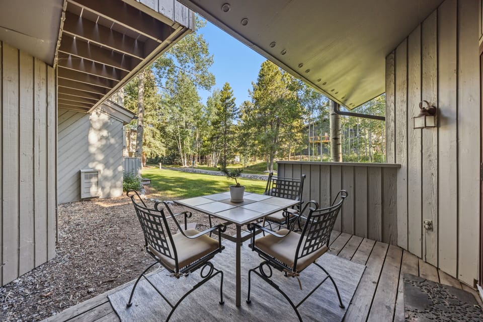Outdoor dining