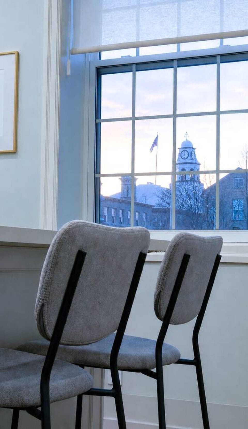 Enjoy charming views of historic downtown Perth from the Macallan Apartment, including a glimpse of the town’s iconic Stewart Park tower right from your window.
