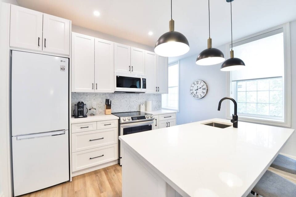 Cook, dine, and feel at home in our fully equipped kitchen, complete with modern appliances, cookware, and all the essentials for your stay.