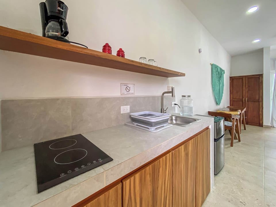 Studio bedroom with kitchenette