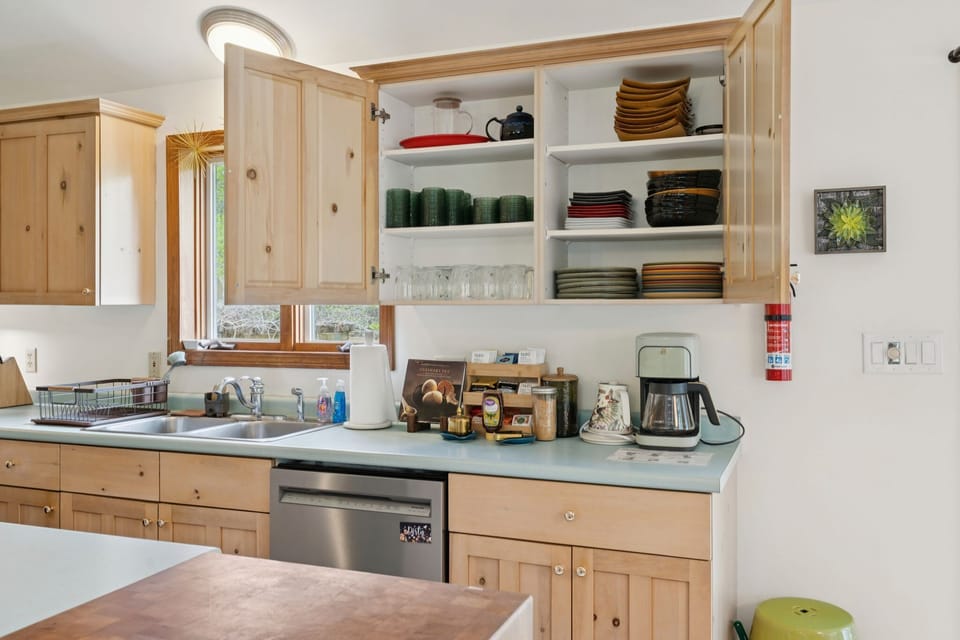 This fully equipped kitchen has all brand new appliances and is equipped with everything you need to make a great meal! Coffee and tea provided!