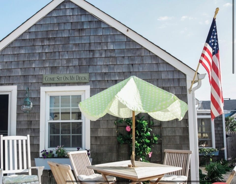 Front of cottage with deck