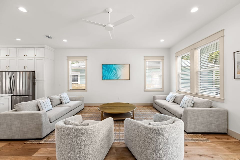 Living Area On 1st Floor