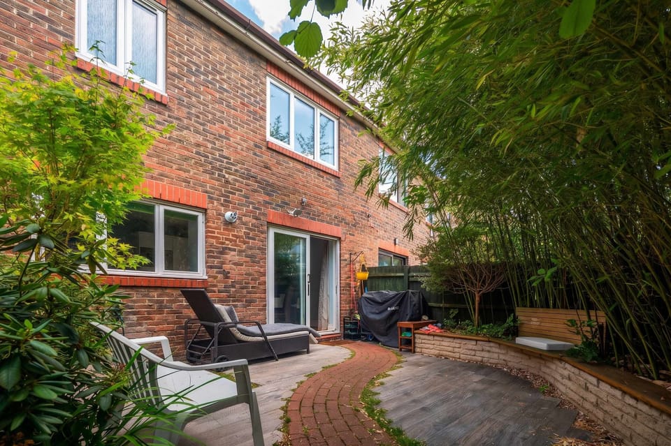 Spacious back garden and sitting space