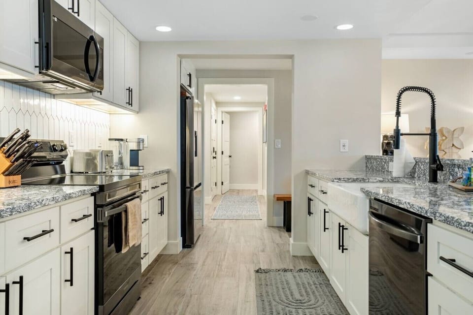 Fully equipped, updated kitchen