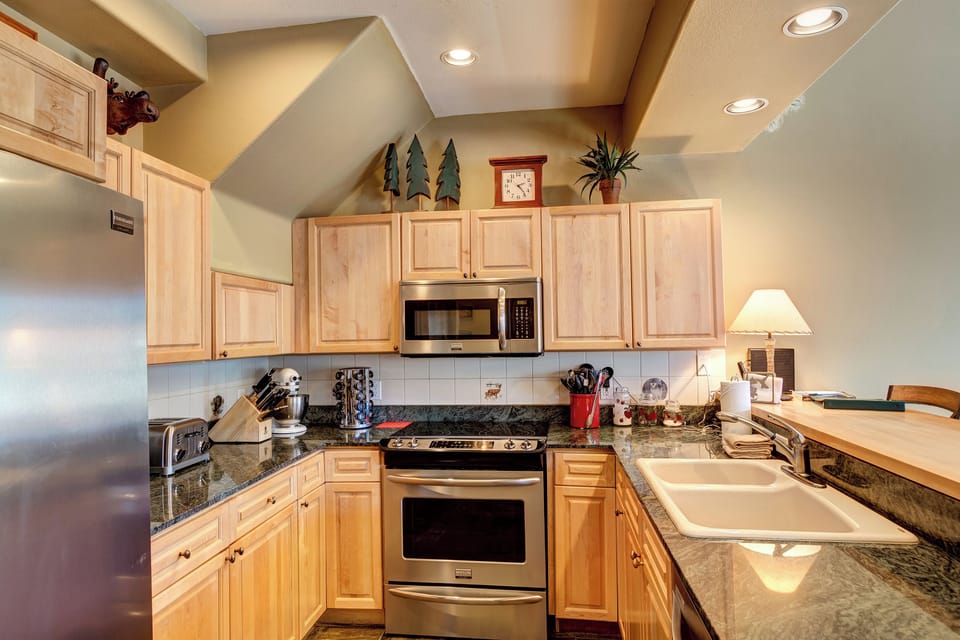 Fully equipped kitchen with everything needed for cooking at home. 