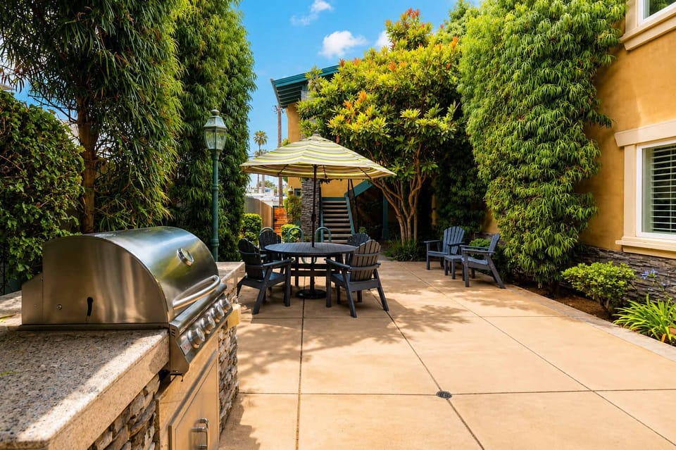 Fire up the grill and enjoy San Diego weather 🍽️