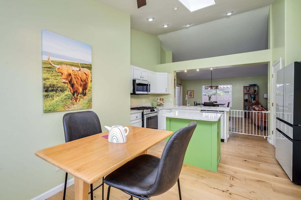 Additional dining space in kitchen, great for morning coffee!