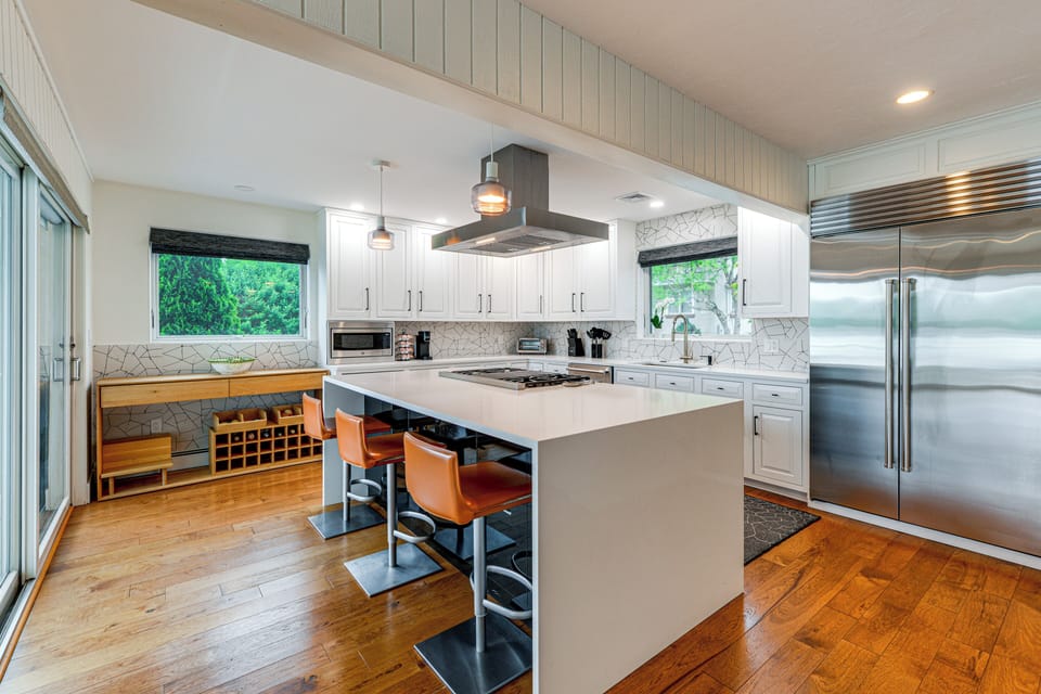 Kitchen | Main Level