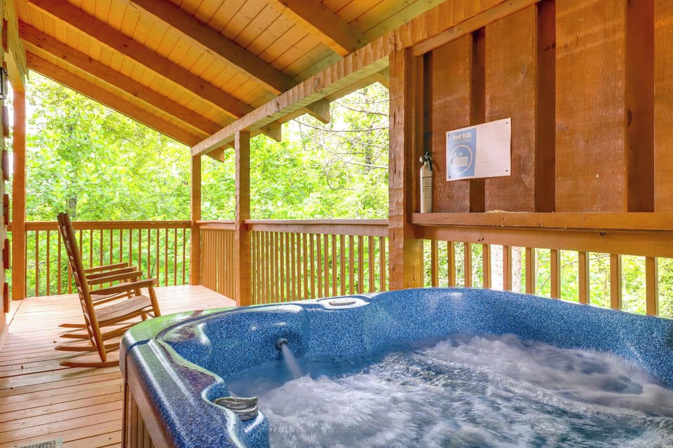 Wraparound Deck w/ Private Hot Tub