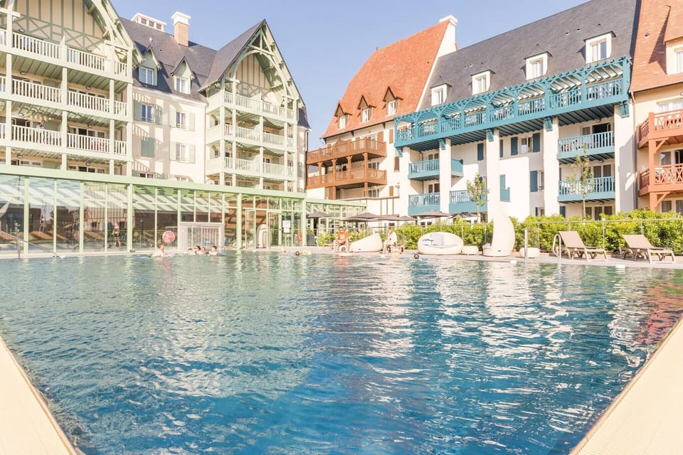 Holiday Home Swimming Pool