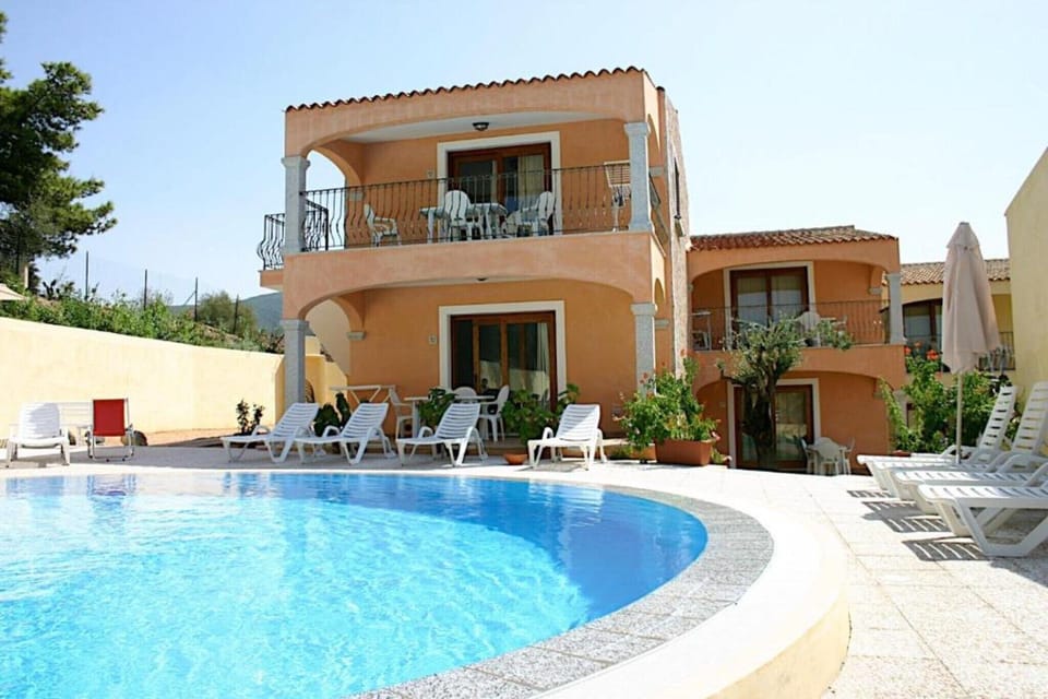Holiday Home Swimming Pool