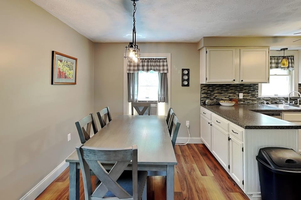 Dining Table Seats 6 for Shared Meals
