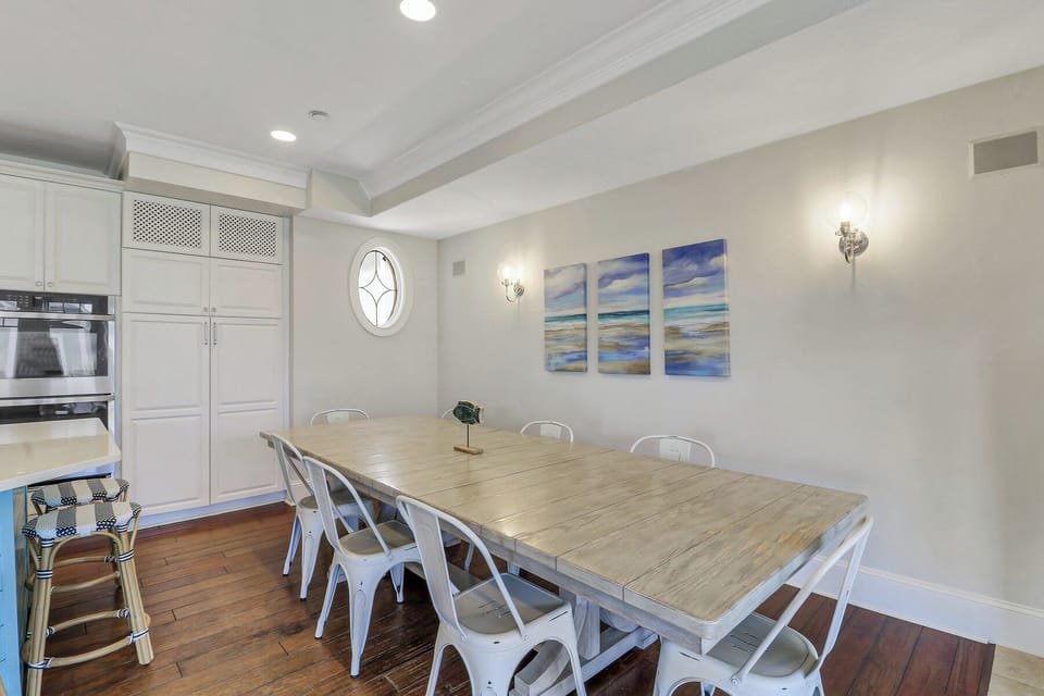 1 Collier Beach Road | Dining Table w/ seating for 8 - 1 Collier Beach Road | Dining Table w/ seating for 8