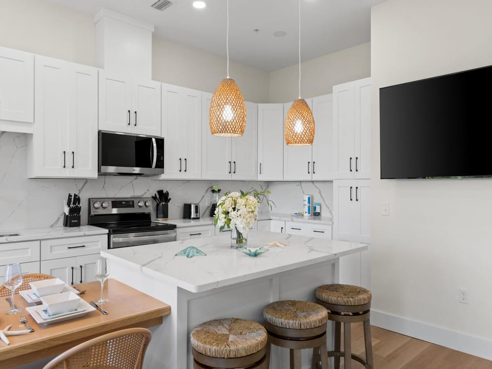 Breakfast Bar - Seating for Three near Smart TV - Floor 2
