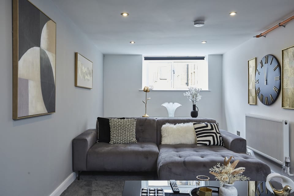 Living Room / Lounge