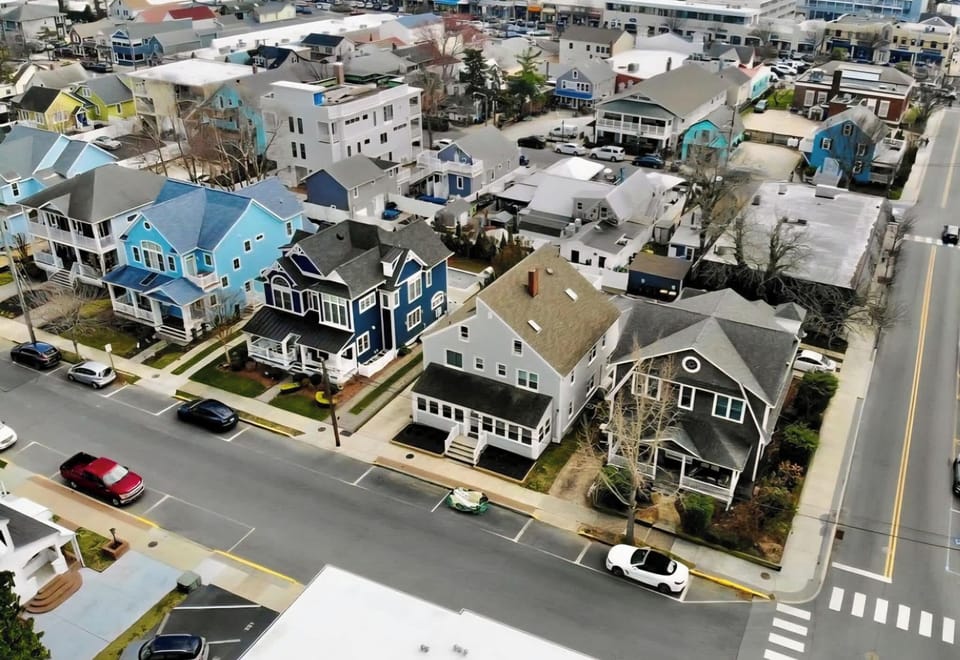 walking distance to restaurants and shops