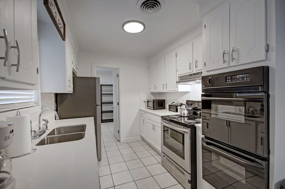Fully quipped kitchen