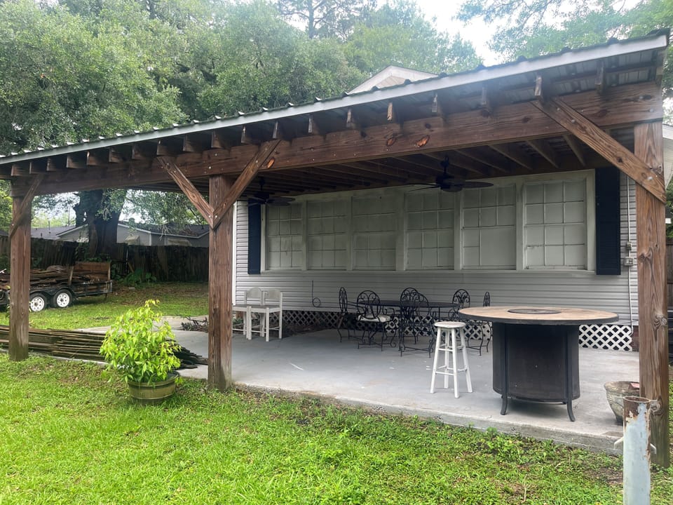 Outdoor dining