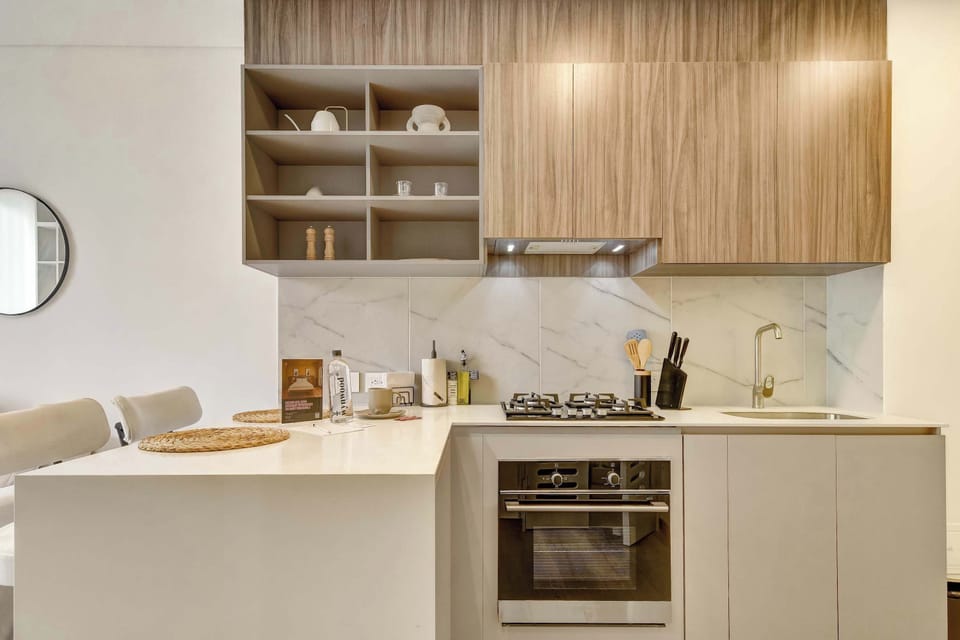 Modern, fully equipped kitchen