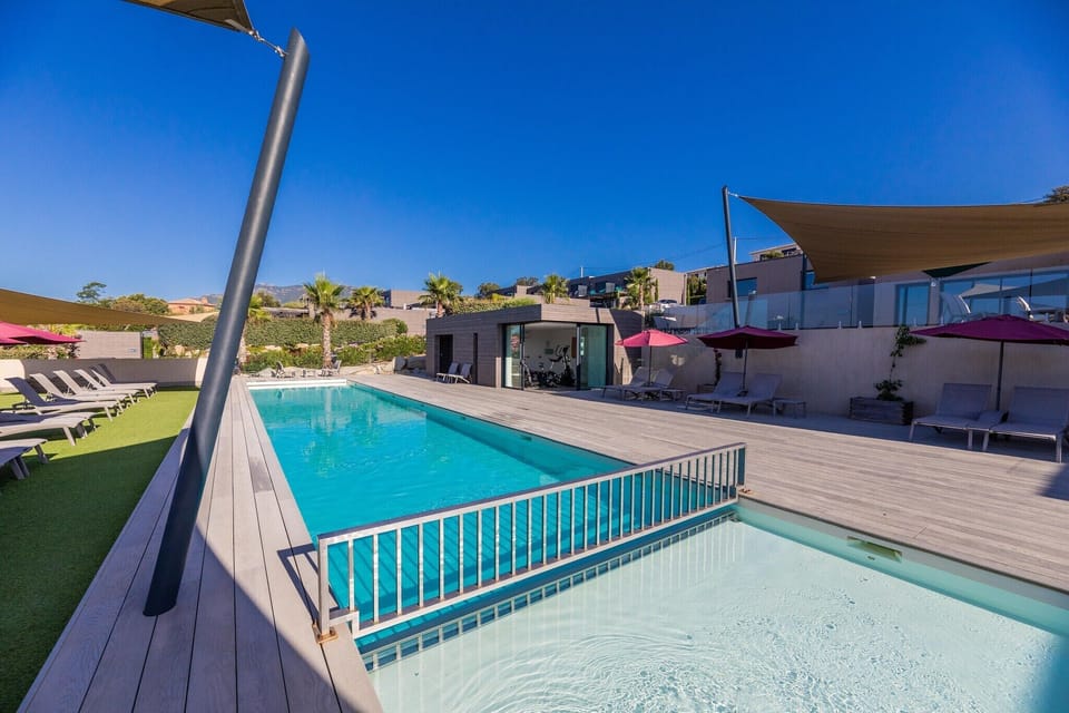 Holiday Home Swimming Pool