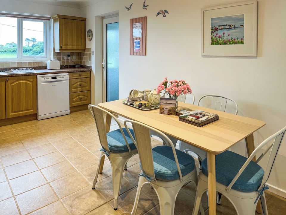 Kitchen/diner | Penbryn Cottage, Benllech