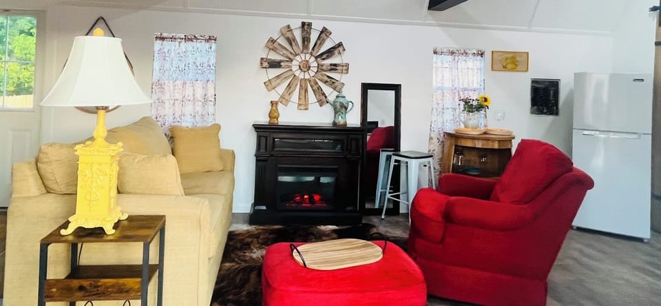 Walk into this awesome relaxing spacious cabin that sleeps up to 6!