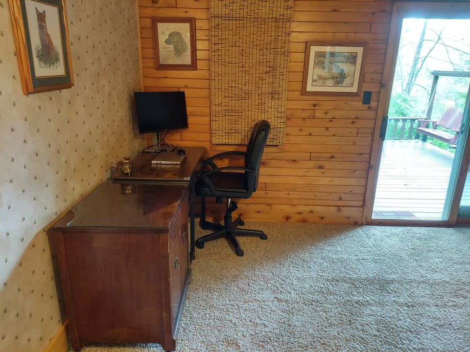 Work space in den