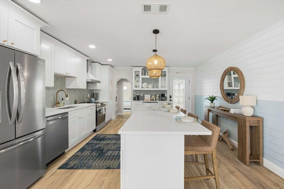 [Kitchen] Fully stocked & equipped