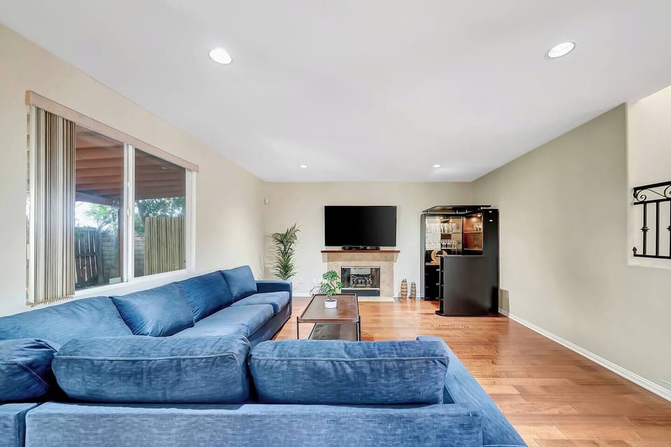Living-room + Bar