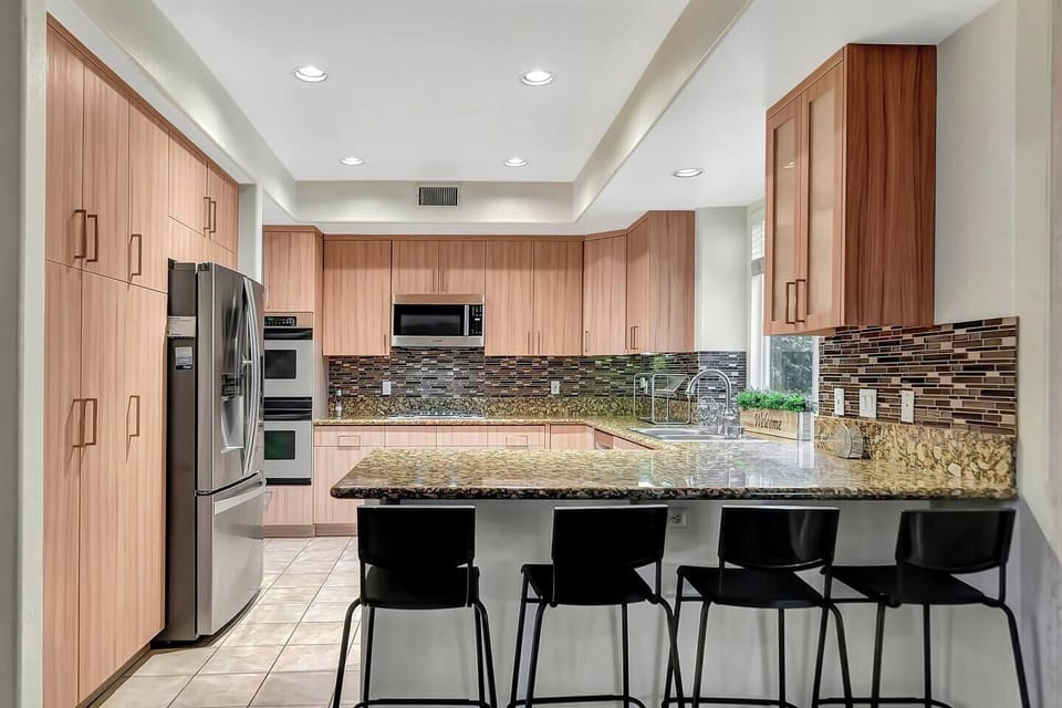 Kitchen bar