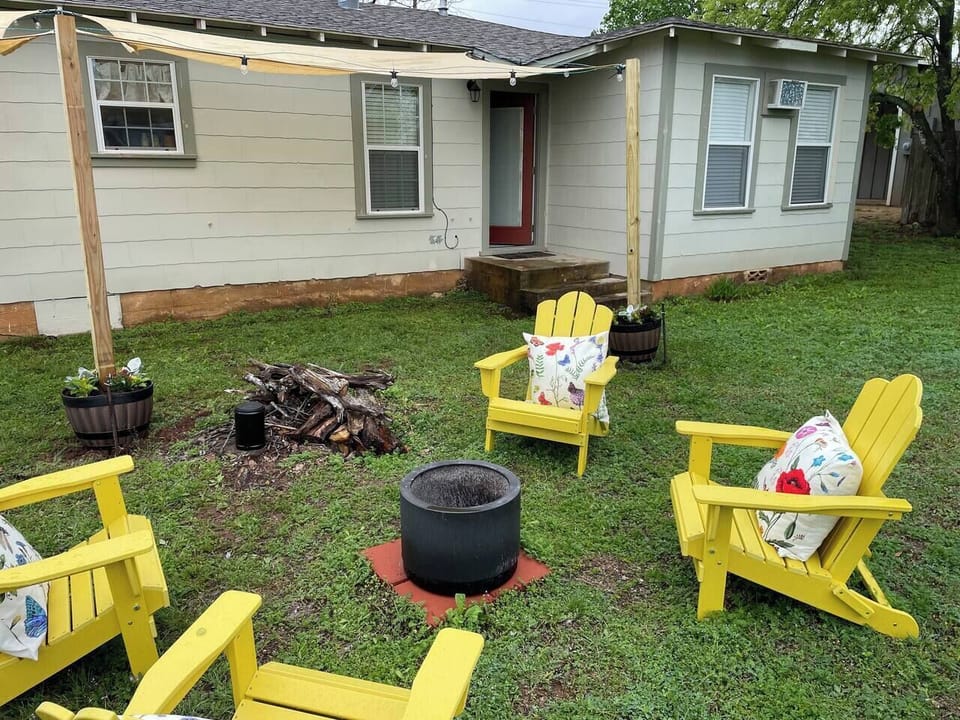 Daisy's relaxing back yard