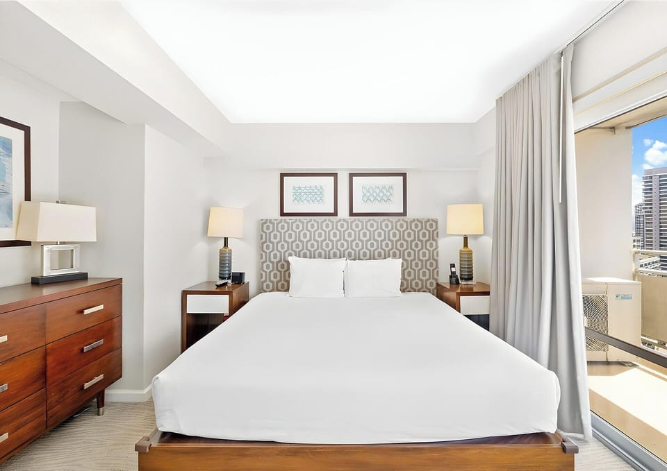 Master Bedroom — King (Unit A)
