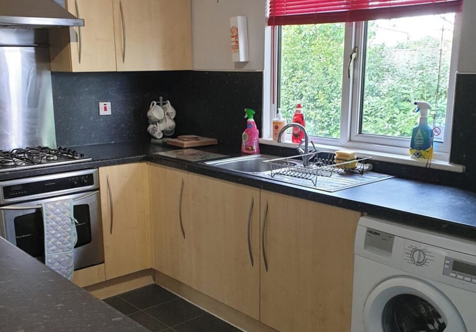 Lovely spacious enclosed seperate kitchen.