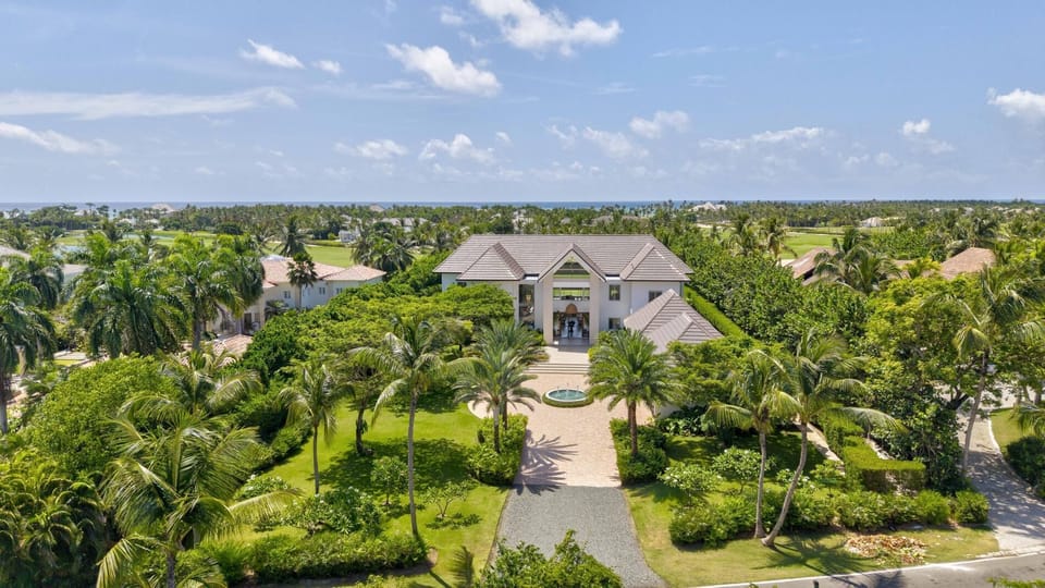 Villa Mariposa - Golfview Luxury Estate (8075)