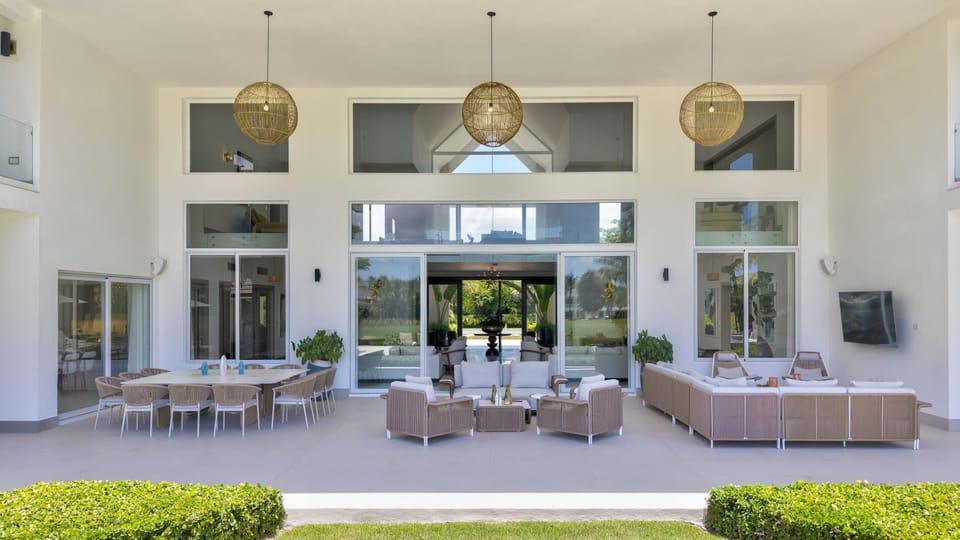 Villa Mariposa - Golfview Luxury Estate (8041)
