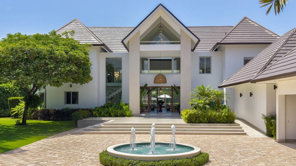 Villa Mariposa - Golfview Luxury Estate (8033)