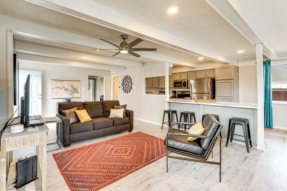 Interior | Open Floor Plan | Free WiFi