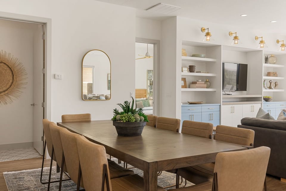 House 2 - Dining Area
