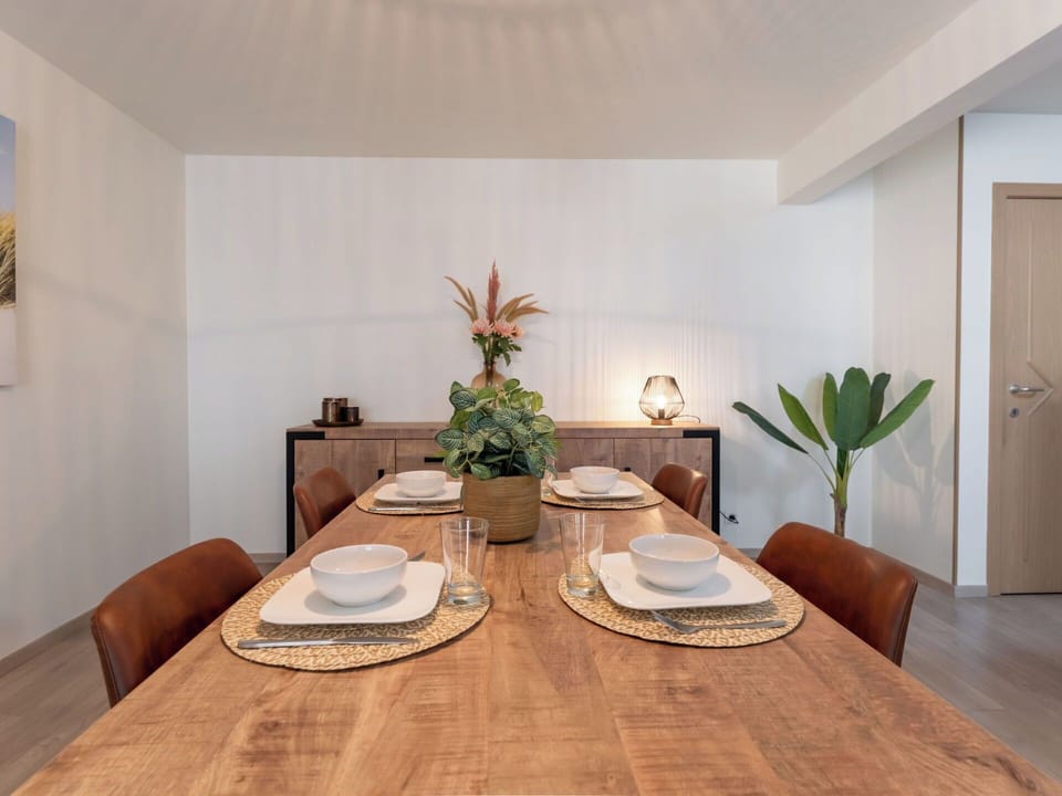 Furniture, Interior Design, Flooring, Wall, Floor, Wood, Table, Ceiling, Kitchen & Dining Room Table, Room