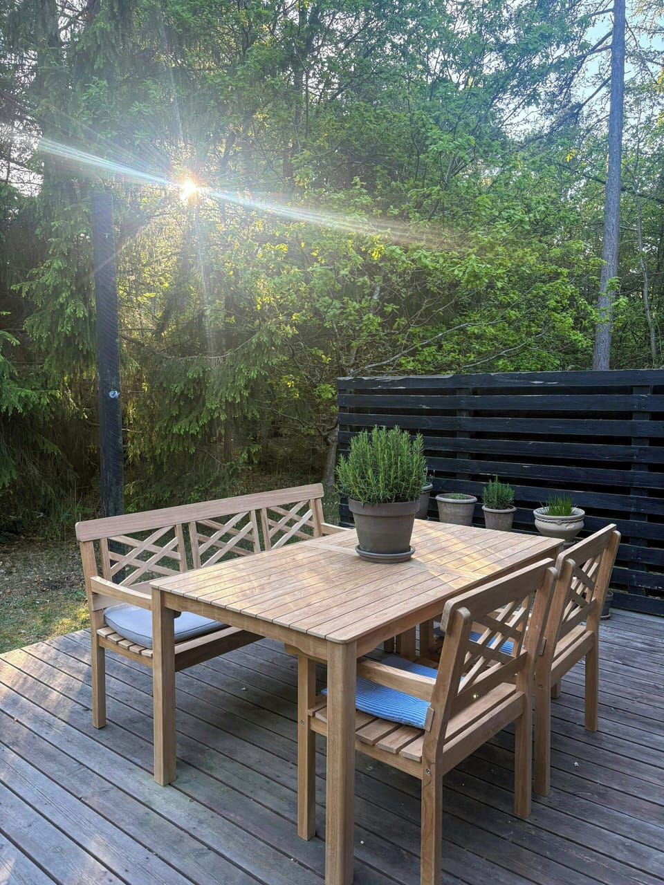 Outdoor dining