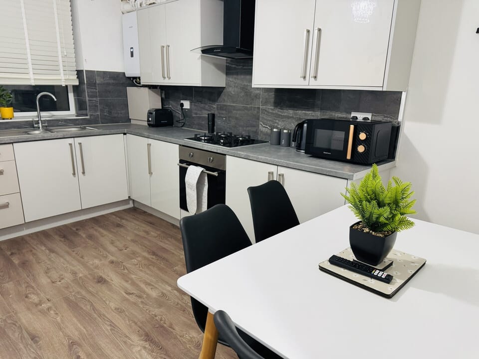 Kitchen/dinning 