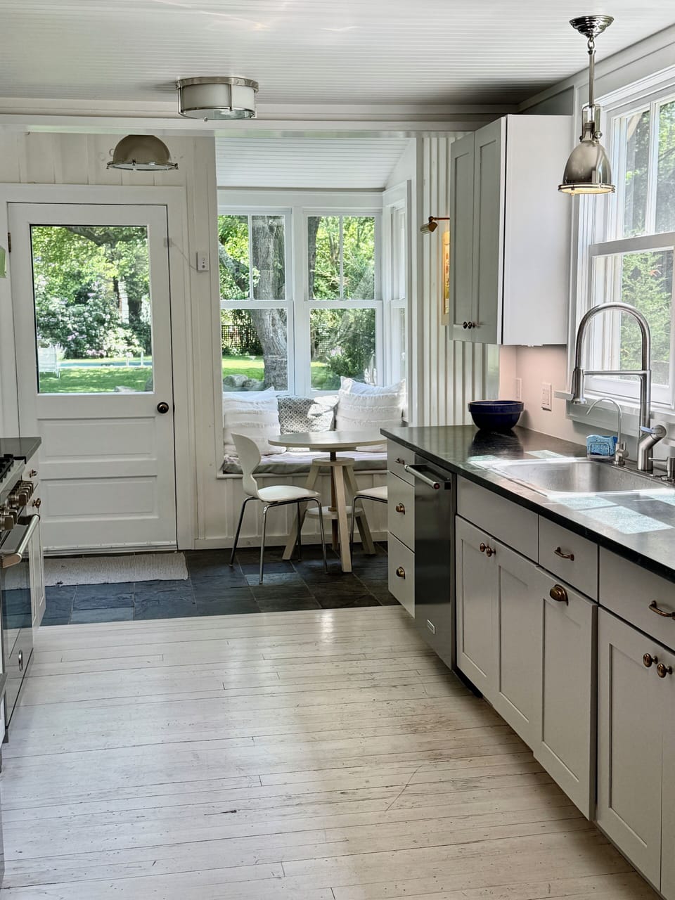 Eat-in kitchen nook