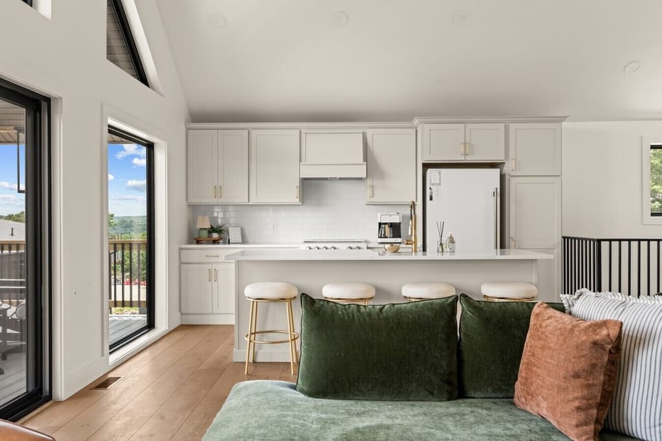 Whether you`re preparing a quick breakfast, a family feast, or game-day snacks, our fully stocked kitchen has everything you need. Enjoy modern appliances, ample counter space, and the perfect setup to stay connected with family, catch the big game on TV,