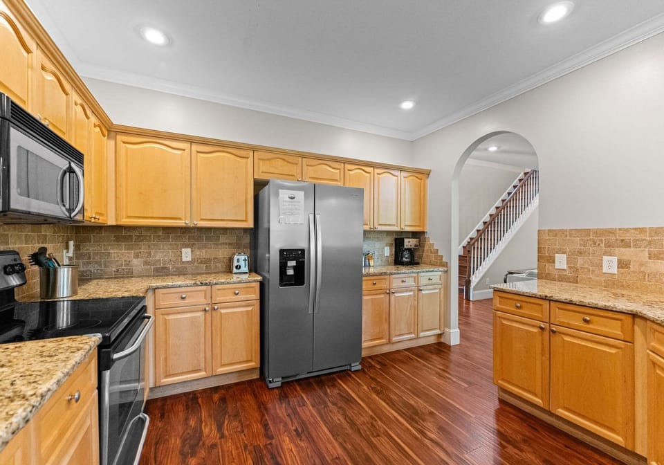 Fully stocked kitchen to prep all your group meals.